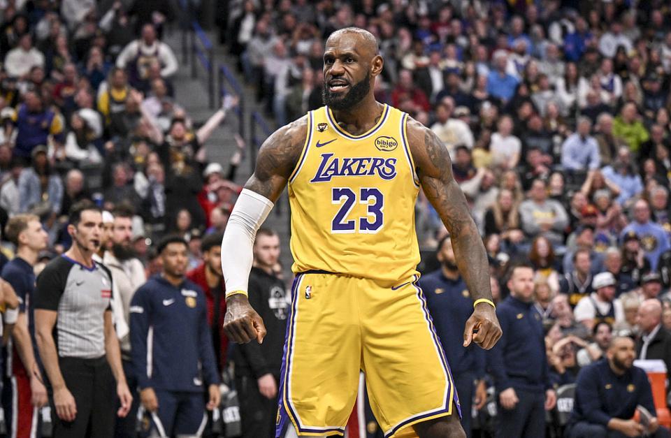 ky体育中国-谁受欢迎不再有争议？NBA球员社媒粉丝数发布 詹姆斯是库里三倍？